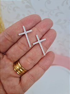 Brinco Cruz Cravejdo Prata