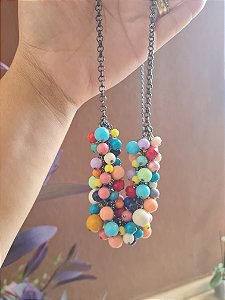 Colar colorido