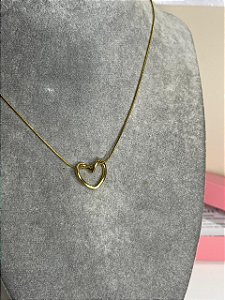 Colar com pingente de coração banhado a ouro de aço inoxidável