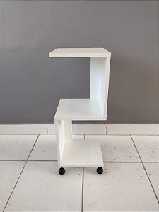 MESA DE APOIO C/ RODINHAS EM MDF FORMATO "2" 25X25X64CM