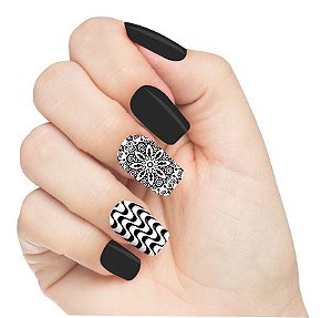 Quer economizar com manicure? Veja 4 dicas (fáceis) para fazer a