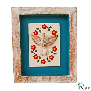 Quadro Divino Espírito Santo com Flores Rústico Encerado Pátina Branca Fundo Azul (24x20x3)cm