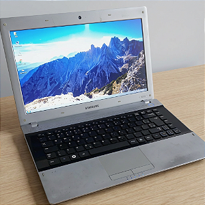 Samsung 4 GB RAM 320 GB de HD