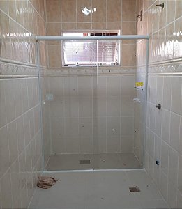 Kit Box de banheiro de vidro medindo de 1,16m até 1,20m de Largura.