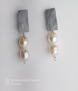 Brinco Perola e Prata Retangular