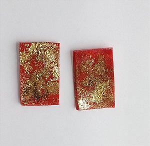 Brinco Vermelho e Dourado