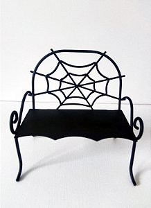 Cadeira em metal para bruxinhas - teia de aranha