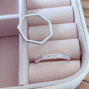 Anel Hexagonal Cravejado Cristal - Prata 925