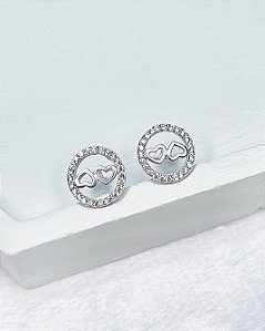 Brinco Circulo Cravejado c/ 2 Corações Vazados 1cm - Prata 925