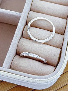 Anel Fininho c/ Cravejado e Riscos Laterais - Prata 925