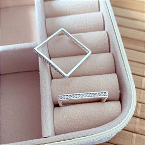 Anel Quadrado Cravejado Cristal - Prata 925