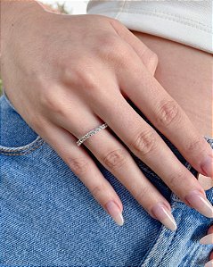 Anel Aparador Meia Aliança Cravejado - Prata 925