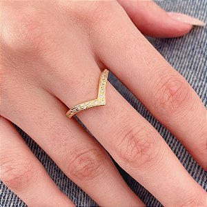 Anel Ponta Cravejada - Banho a Ouro 18k