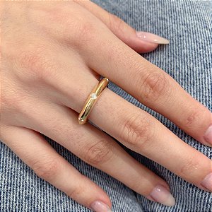 Anel Liso c/ 3 Zirconias Cravejadas - Banho a Ouro 18k