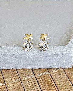 Brinco Estrela c/ Florzinha de Zirconia Incolor - Banho de Ouro 18k