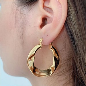Brinco Argola Efeito Amassado - Banho de Ouro 18k