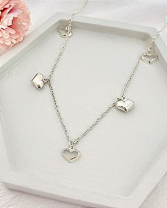 Colar Chocker 5 Corações Pendurados 40cm - Prata 925