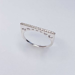 Anel Reto Cravejado com Corações Vazados - Prata 925