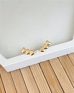 Brinco Ear Cuff 3 Corações - Banho de Ouro 18k
