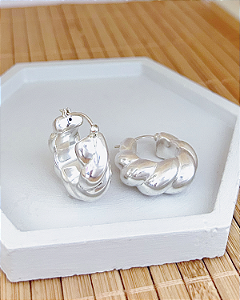 Brinco de Prata Argola Tubular Torcida 2,6cm