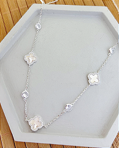 Colar 5 Trevos de Madreperola Cravejado 40cm + 5cm de Extensor - Prata 925