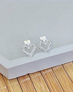 Brinco Coração Dobradura Cravejado Vazado 1cm - Prata 925