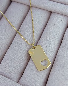 Colar Plaquinha Coração Vazado 2,4cm x 1,3cm 45cm - Banho de Ouro 18k