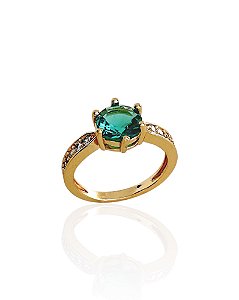 Anel Zircônia Redonda Grande Verde Cravejado nas Laterais - Banho de Ouro 18k