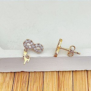 Brinco Infinito Cravejado c/ Pingente de Gato 1,4cm - Banho de Ouro 18k