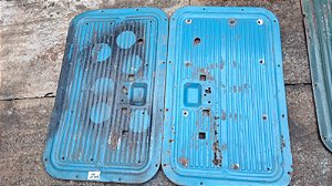 F100 F350 F600 - Par de forros de portas original em metal em bom estado
