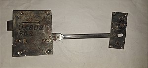 Mercedes Benz 1111 - Fechadura Da Porta Esquerda Usada