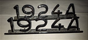 Mercedes Benz Terezona 1924A - Par de emblemas original ARPRA novo