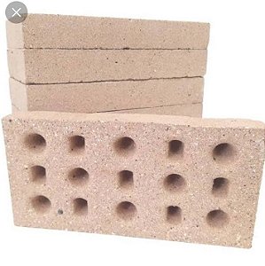 Placa refratária furada