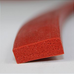 Perfil de Silicone Vermelho Esponjoso 15 Shore A 7mmx18mm 240 ºC Metro