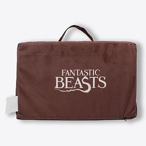 ALMOFADA FORMATO MALA NEWT SCAMANDER  Ean :7908011772639