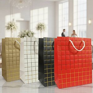 12 Sacolas de papel soritdo de Luxo Quadriculada 23x18x10cm