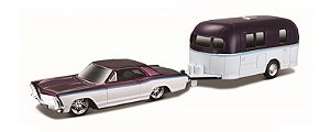Maisto Transport Elite 1965 Buick Riviera + Camper Trailer - Escala 1:64