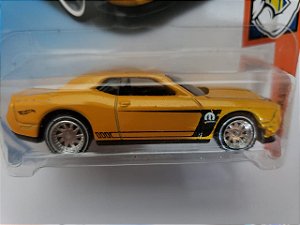 1:64 2015 DODGE CHALLENGER SRT AMARELO - COM RODAS DE BORRACHA CUSTOMIZADAS