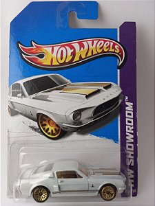 Miniatura Hot Wheels - Mustang Shelby GT500 68 - HW Showroom