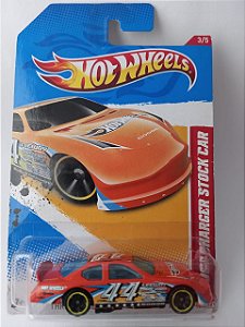 Miniatura Hot Wheels - Dodge Charger Stock Car - Race Course 12