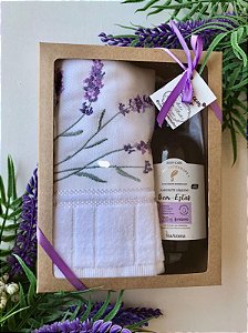 Kit toalha bordada + sabonete liquido com óleo essencial de Lavanda