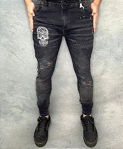 CALÇA SKINNY C/ ELASTANO CAVEIRA BORDADA