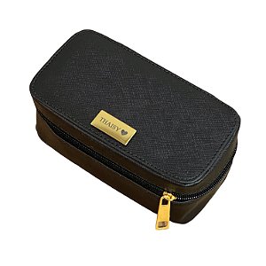 Necessaire Leticia P preta personalizada
