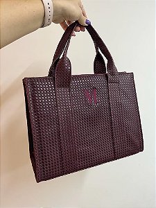 Bolsa Fádia filha vinho personalizada (Bordado M!)