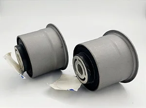 Buchas dos Estirantes Dianteiro RAM 2500 3500 6.7L 2013-2025 Mopar