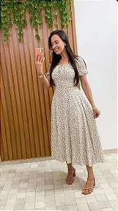 Vestido Off marinho com estampas em flores
