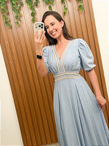 Vestido longo no azul claro com decote em V