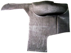 Tapete Borracha Lado Esquerdo(S/ Feltro) Mercedes TODOS AGL= 1113/1313/1513/2013/2213 (3446847260)