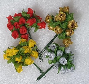 Buquê de Botão de Rosa em tecido-  Tam. aproximado: 20x16mm (cada botão) Cores: Prata, Dourado, vermelho e amarelo - *maço com 12 botões de rosa*