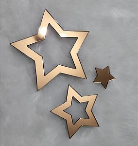 Estrela Acrílica Espelhada - Duas estrelas vazadas espelhadas - Uma de 89mm e a outra de 55mm de diâmetro.